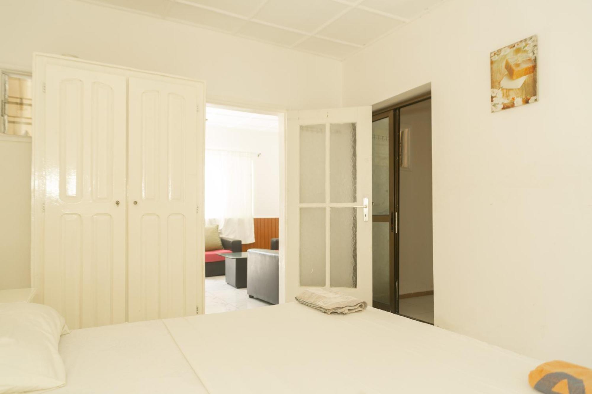 Tahiti Hotel โกโตนู ภายนอก รูปภาพ