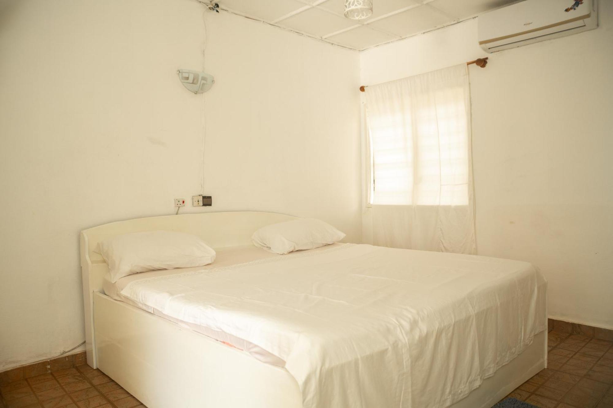 Tahiti Hotel โกโตนู ภายนอก รูปภาพ