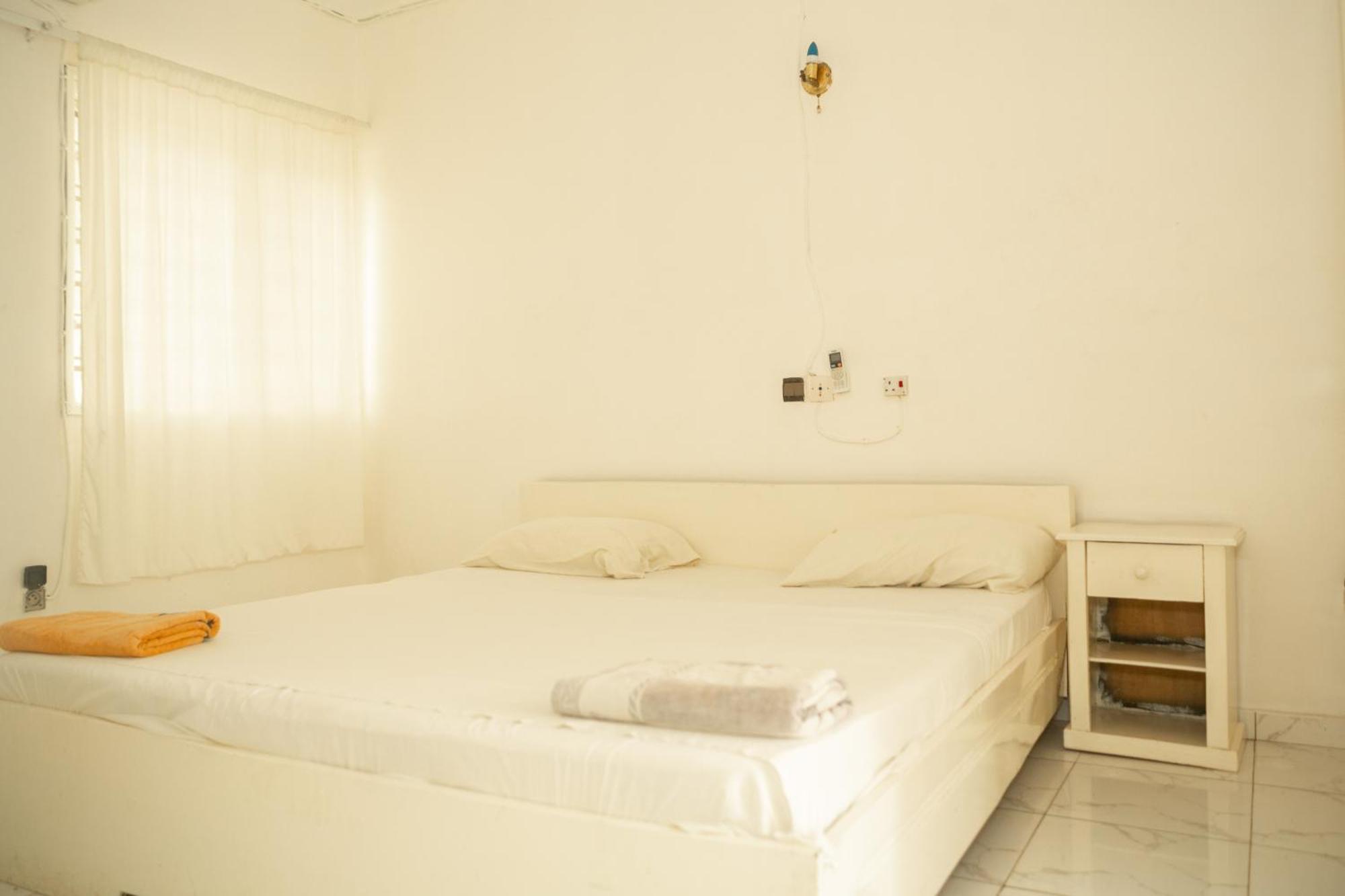 Tahiti Hotel โกโตนู ภายนอก รูปภาพ