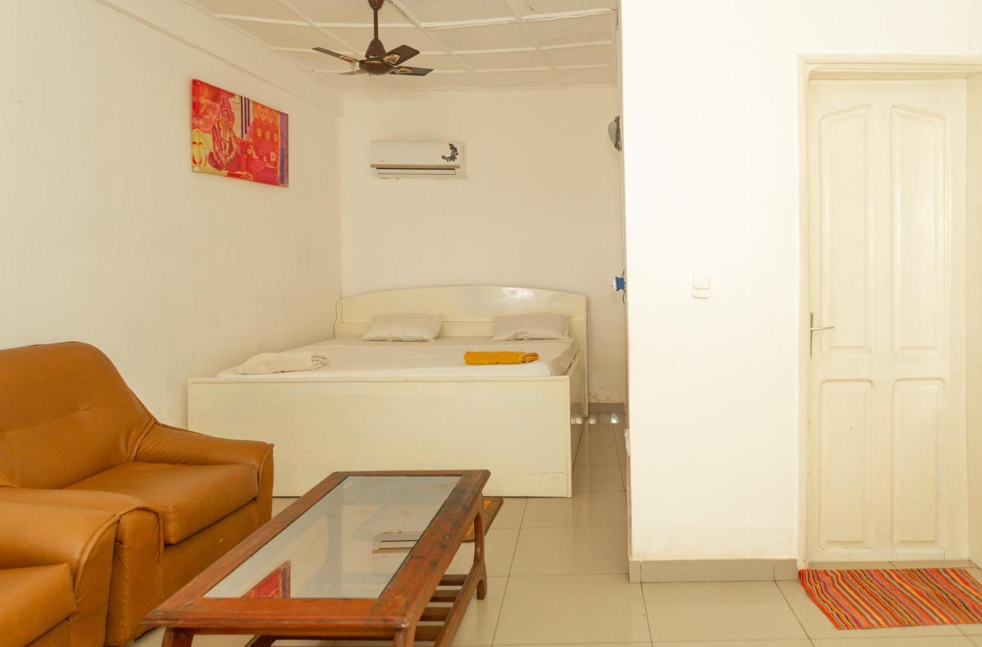 Tahiti Hotel โกโตนู ภายนอก รูปภาพ