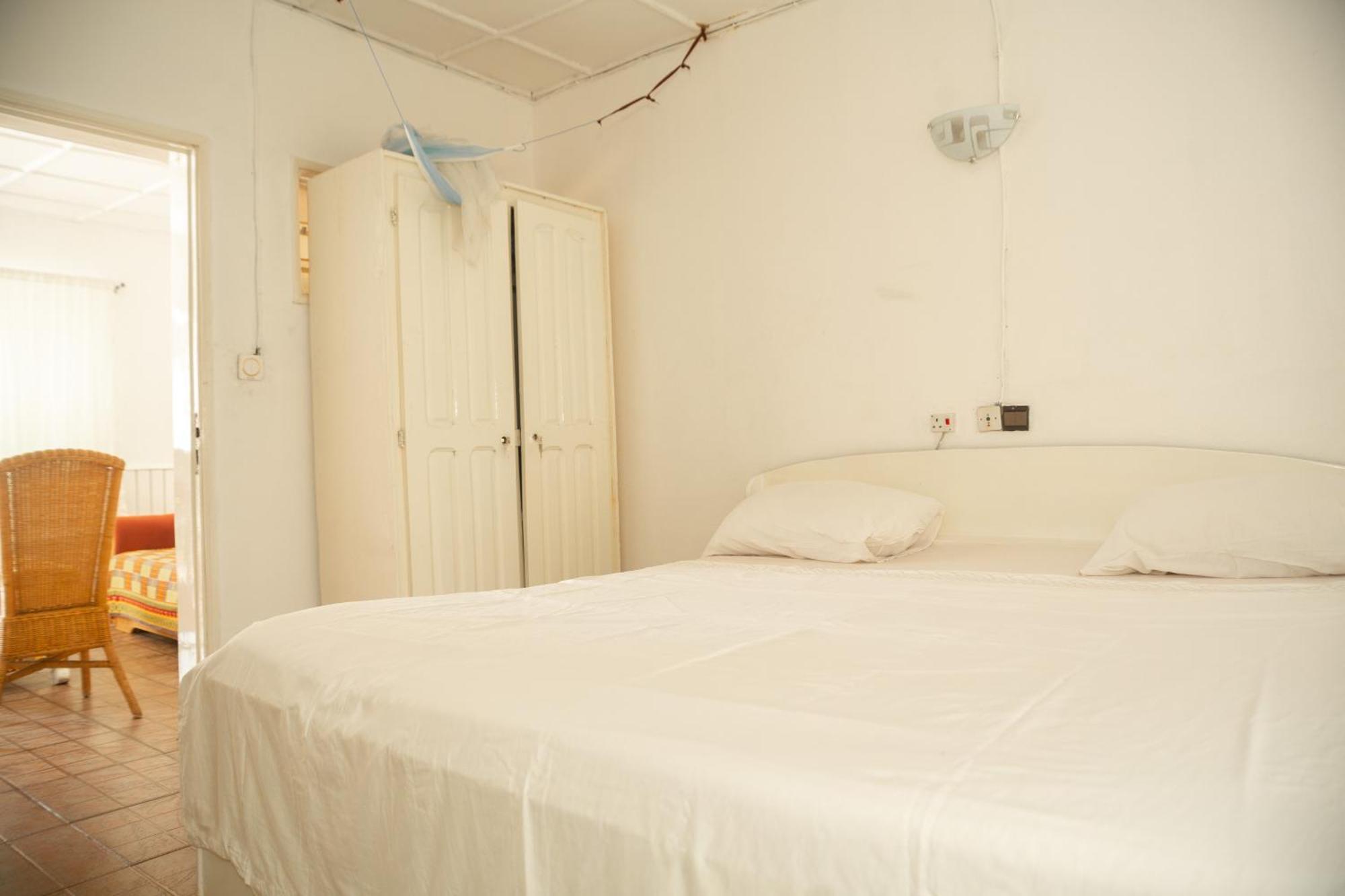 Tahiti Hotel โกโตนู ภายนอก รูปภาพ