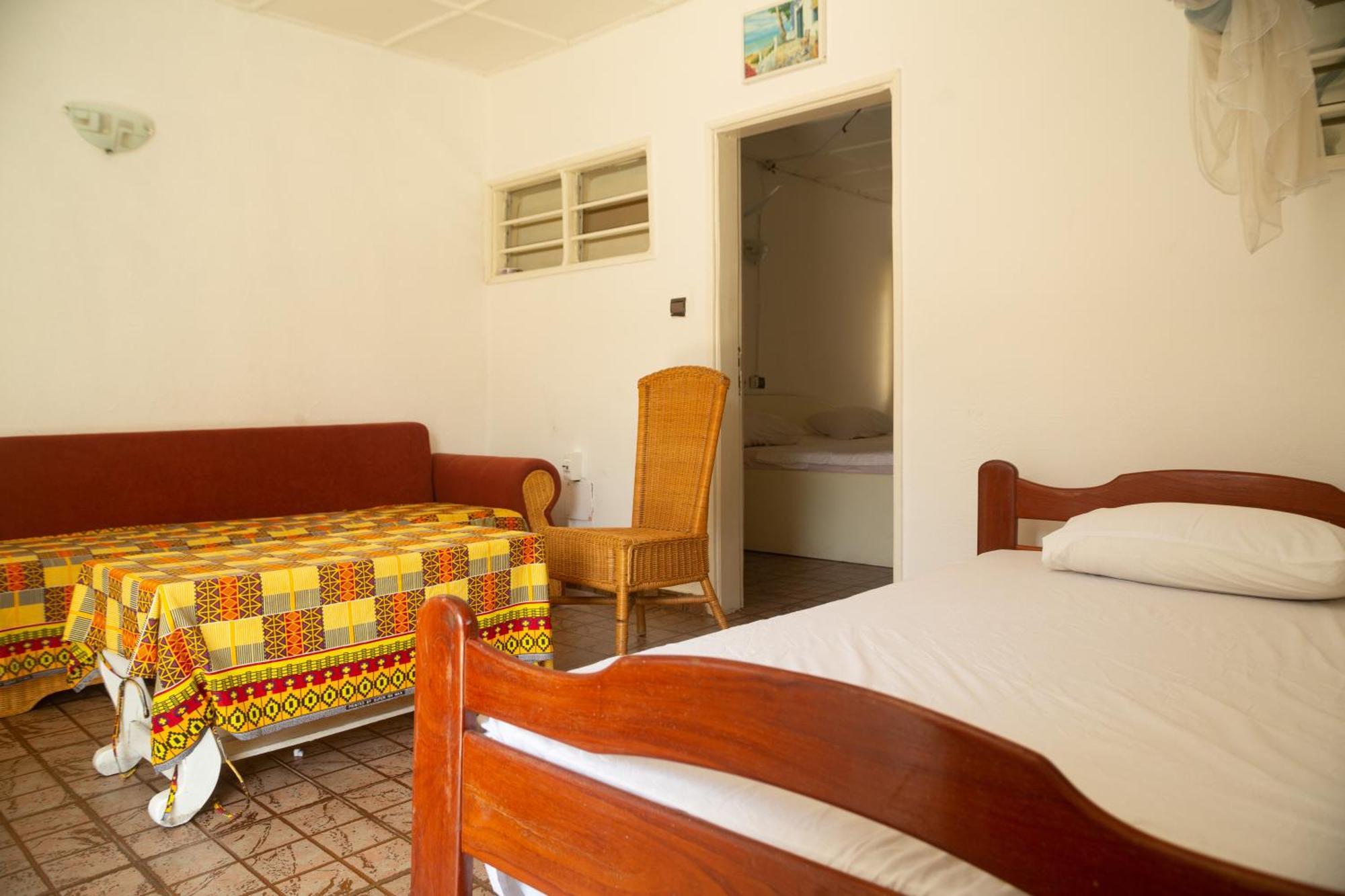 Tahiti Hotel โกโตนู ภายนอก รูปภาพ