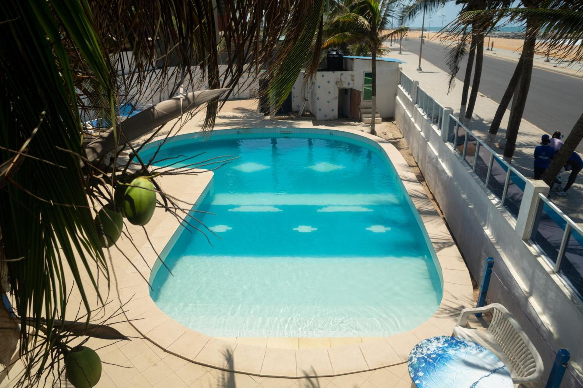 Tahiti Hotel โกโตนู ภายนอก รูปภาพ